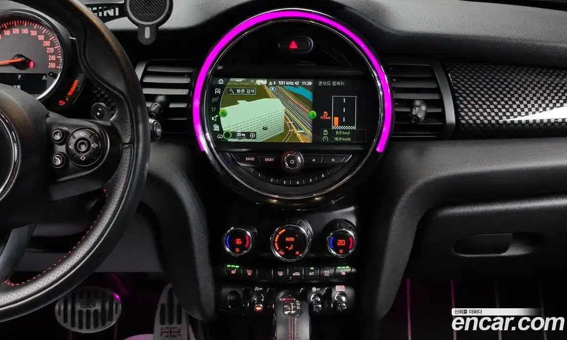 Mini Cooper 2018 2.0 гидро в Москве № 2059428, фото 12