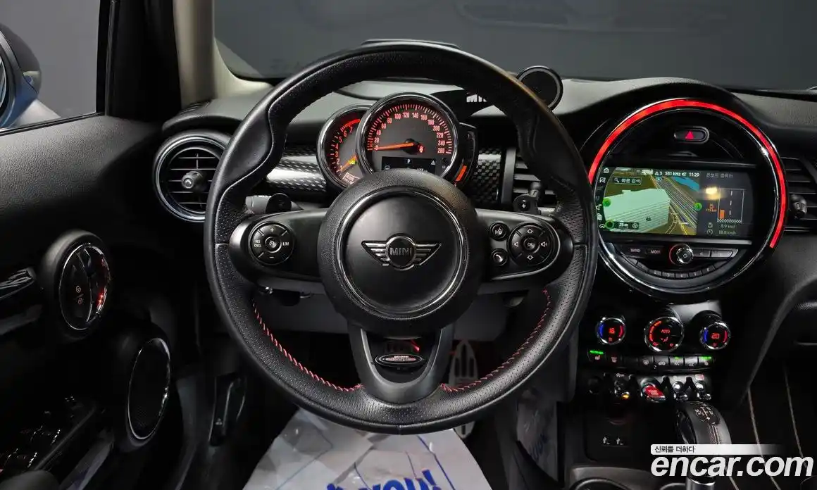 Mini Cooper 2018 2.0 гидро в Москве № 2059428, фото 13