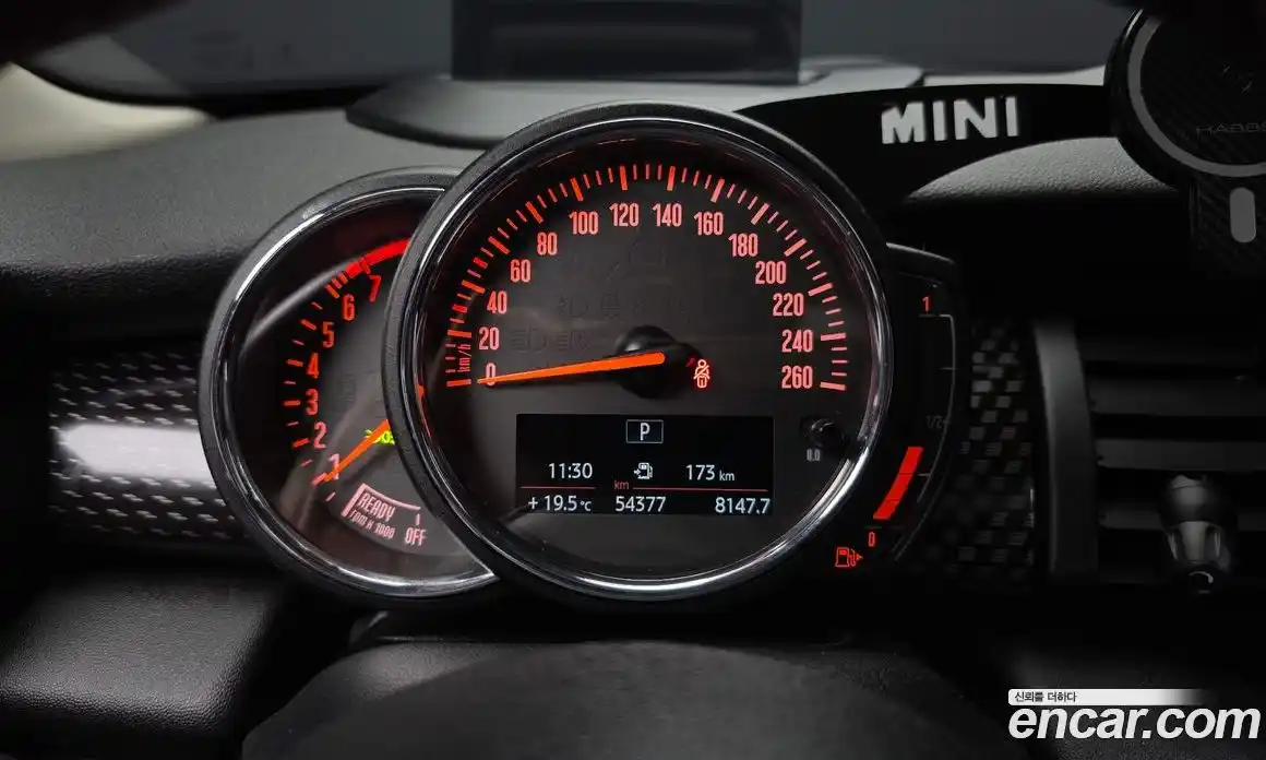 Mini Cooper 2018 2.0 гидро в Москве № 2059428, фото 8