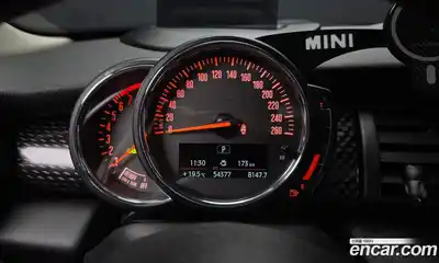 Mini Cooper 2018 2.0 гидро в Москве № 2059428, миниатюра 8