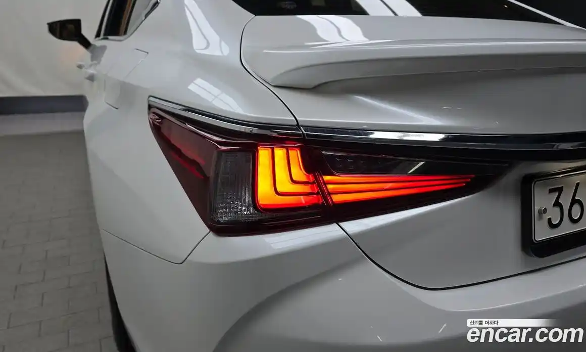 Lexus ES 2022 2.5 гидро в Москве № 2060096, фото 9