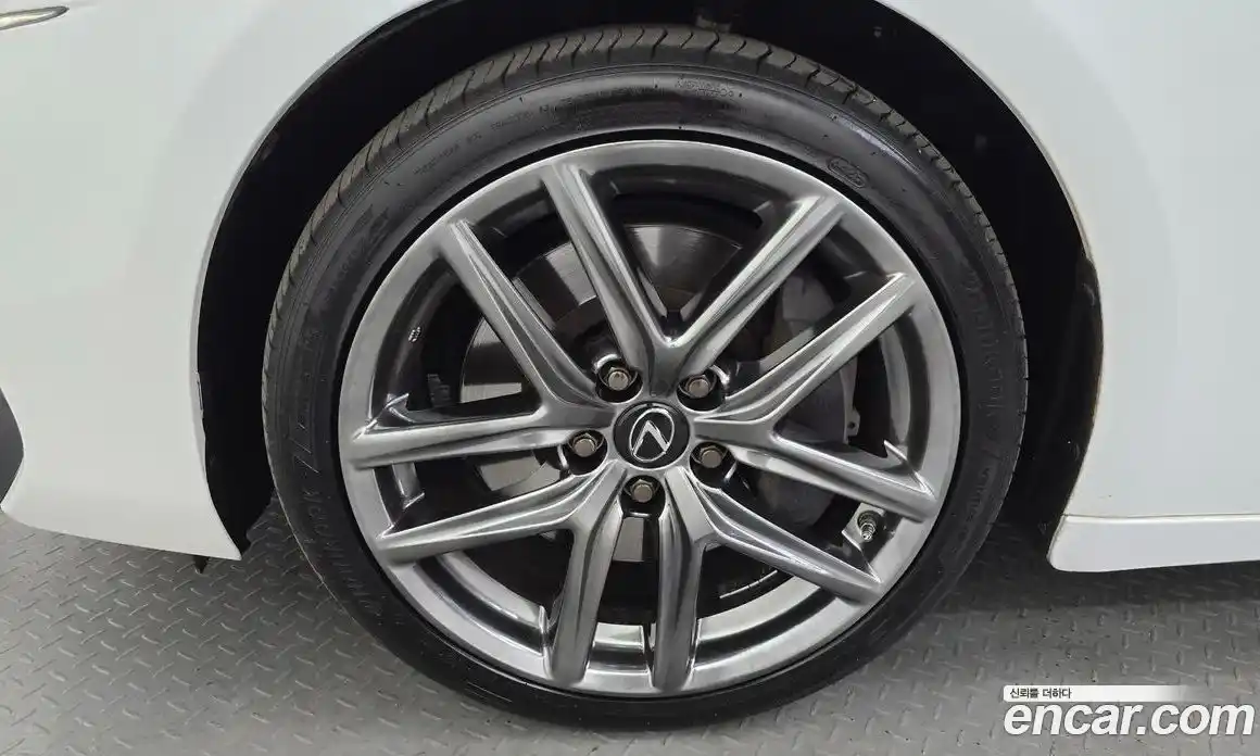 Lexus IS 2019 2.0 гидро в Москве № 2060117, фото 5