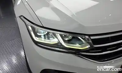 Volkswagen Tiguan 2021 2.0 гидро в Москве № 2060443, миниатюра 8