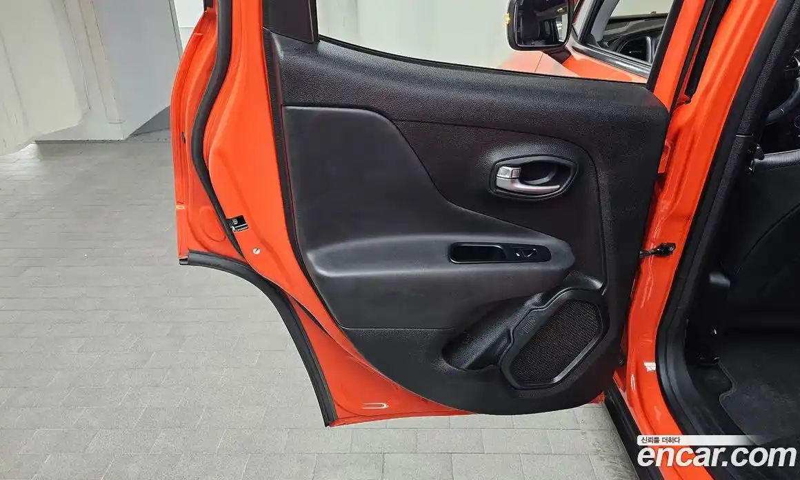 Jeep Renegade 2020 2.4 гидро в Москве № 2061503, фото 15