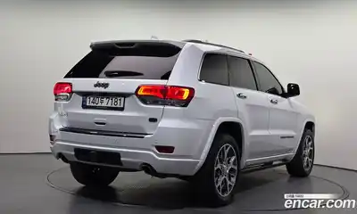 Jeep Cherokee 2021 3.6 гидро в Москве № 2061641, миниатюра 2