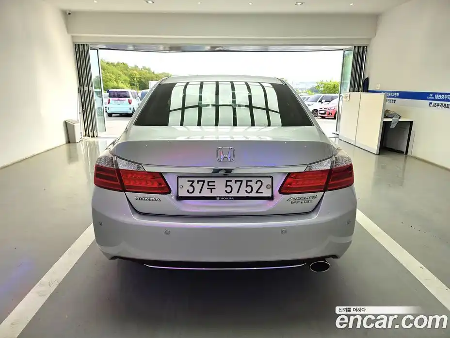 Honda Accord 2014 2.4 гидро в Москве № 2062813, фото 6