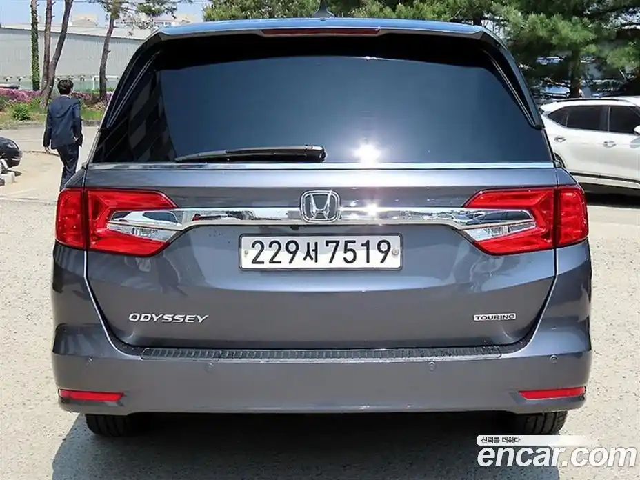 Honda Odyssey 2019 3.5 гидро в Москве № 2062847, фото 4