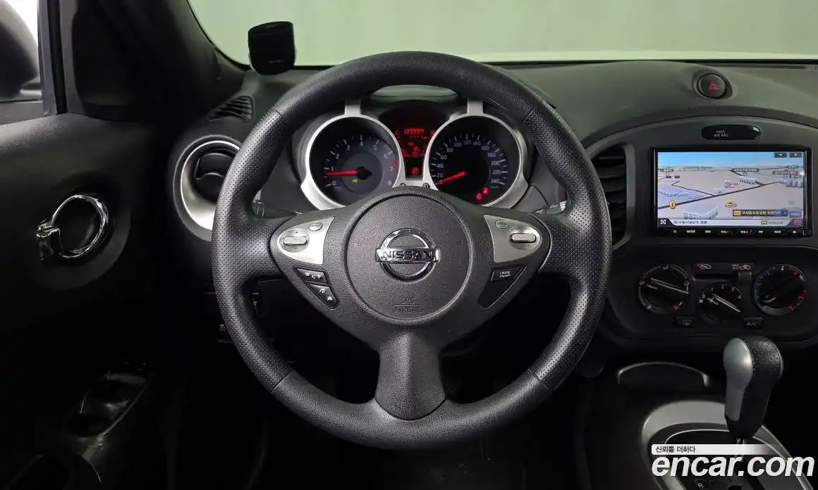 Nissan Juke 2013 1.6 гидро в Москве № 2065597, фото 13