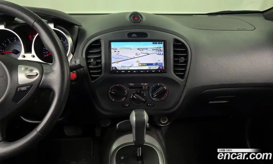 Nissan Juke 2013 1.6 гидро в Москве № 2065597, фото 14