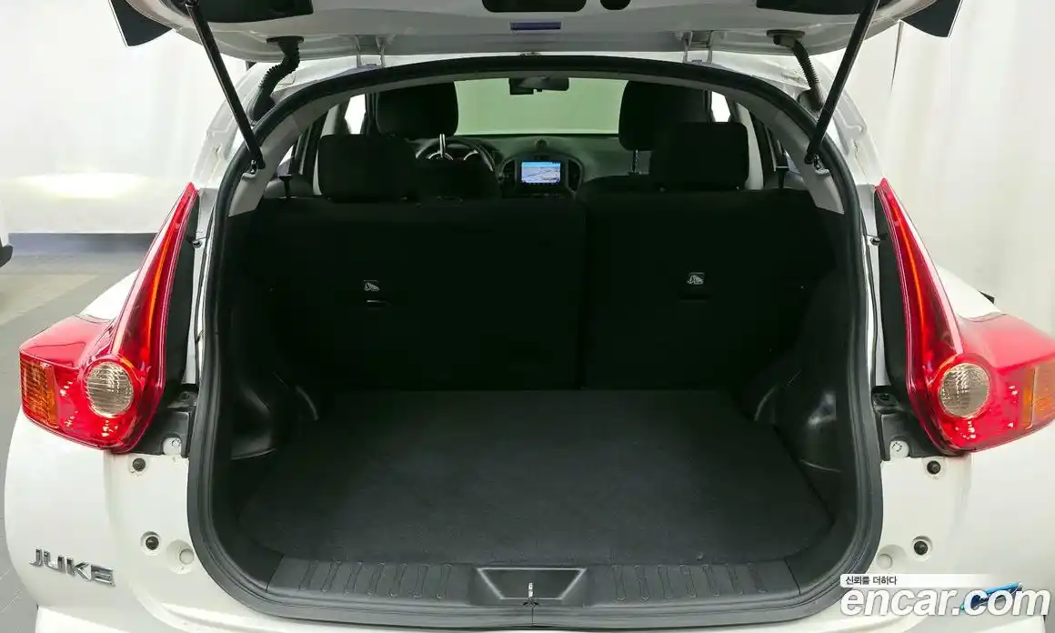 Nissan Juke 2013 1.6 гидро в Москве № 2065597, фото 20