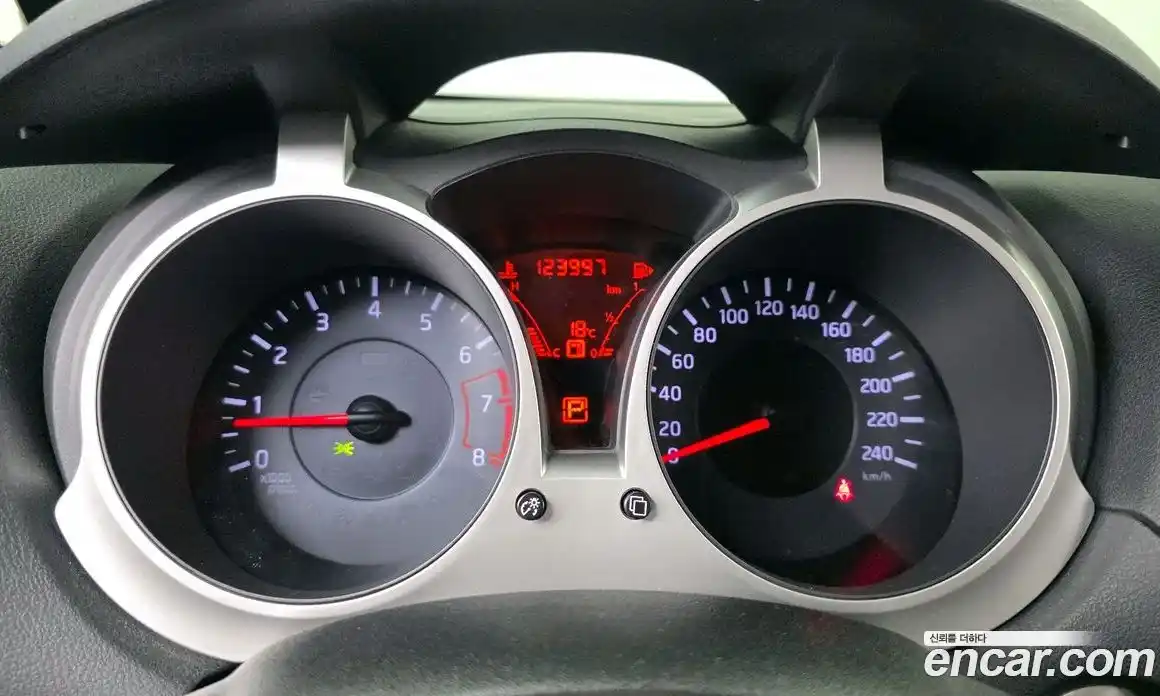 Nissan Juke 2013 1.6 гидро в Москве № 2065597, фото 8