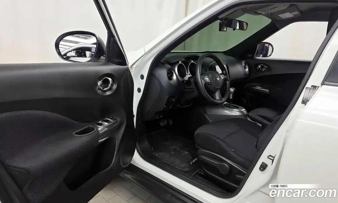 Nissan Juke 2013 1.6 гидро в Москве № 2065597, фото 10