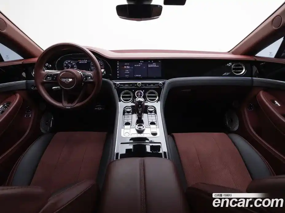 Bentley Continental 2023 4.0 гидро, фото 6