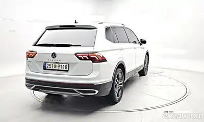 Volkswagen Tiguan 2023 2.0 гидро в Москве № 1251539, миниатюра 2