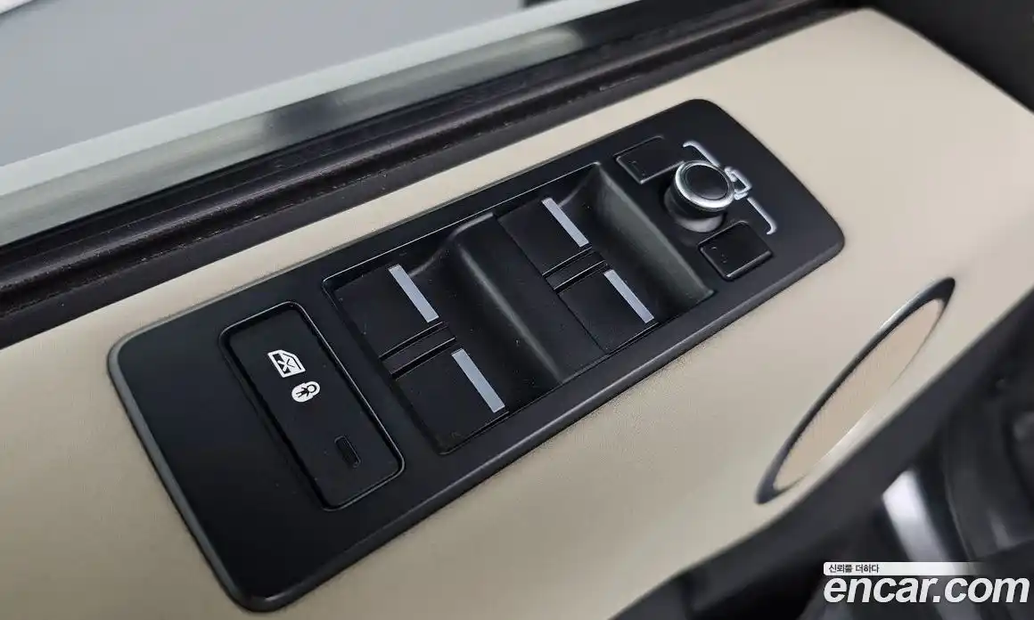 Land Rover Discovery 2018 2.0 гидро в Москве № 166708, фото 12