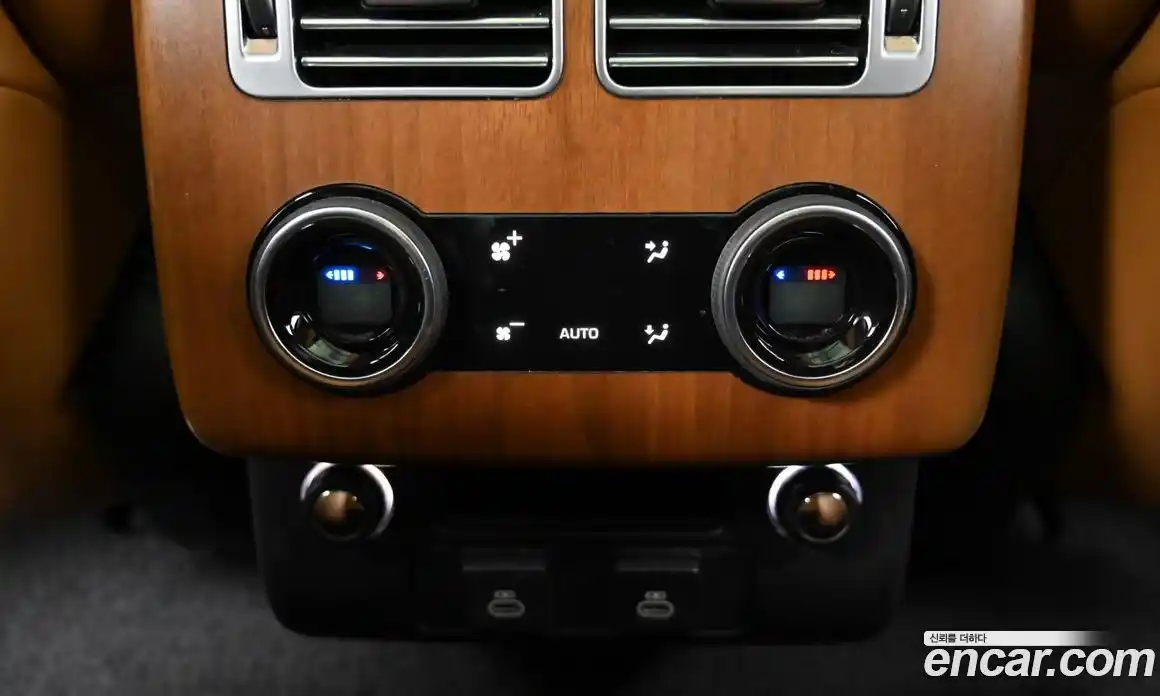 Land Rover Range-Rover 2022 5.0 гидро в Москве № 166756, фото 16