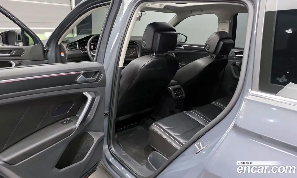 Volkswagen Tiguan 2023 2.0 гидро в Москве № 168543, фото 11