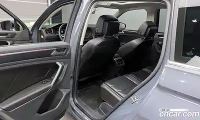 Volkswagen Tiguan 2023 2.0 гидро в Москве № 168543, миниатюра 11