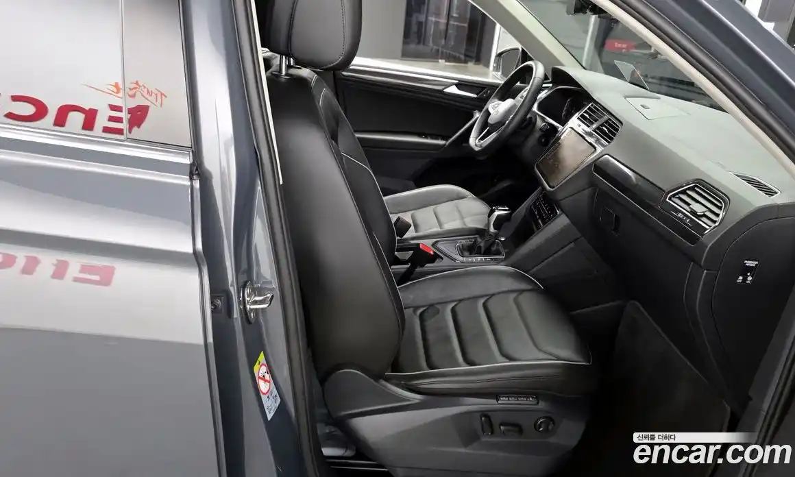 Volkswagen Tiguan 2023 2.0 гидро в Москве № 168543, фото 12