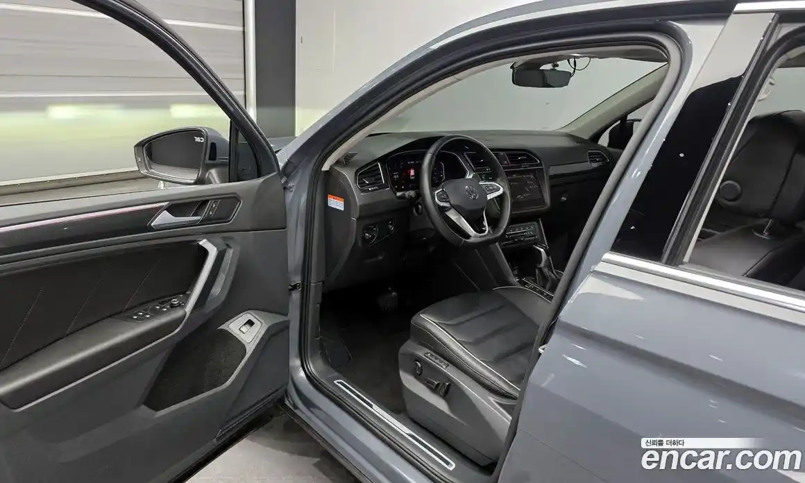 Volkswagen Tiguan 2023 2.0 гидро в Москве № 168543, фото 10