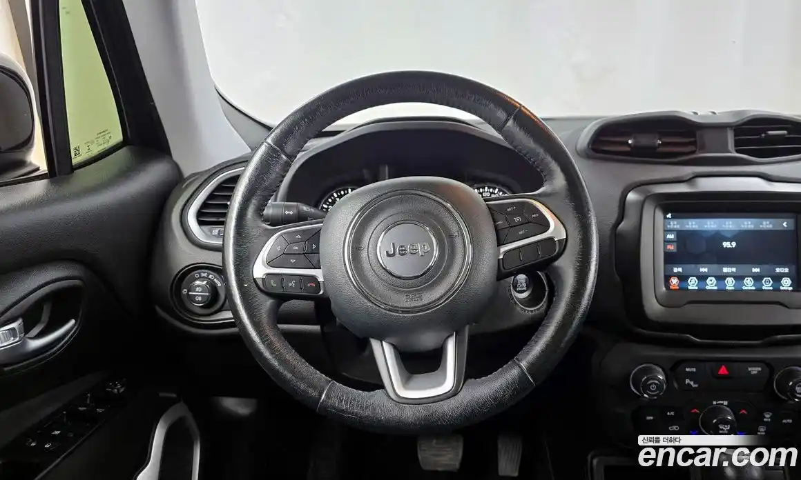 Jeep Renegade 2019 2.4 гидро в Москве № 169803, фото 13