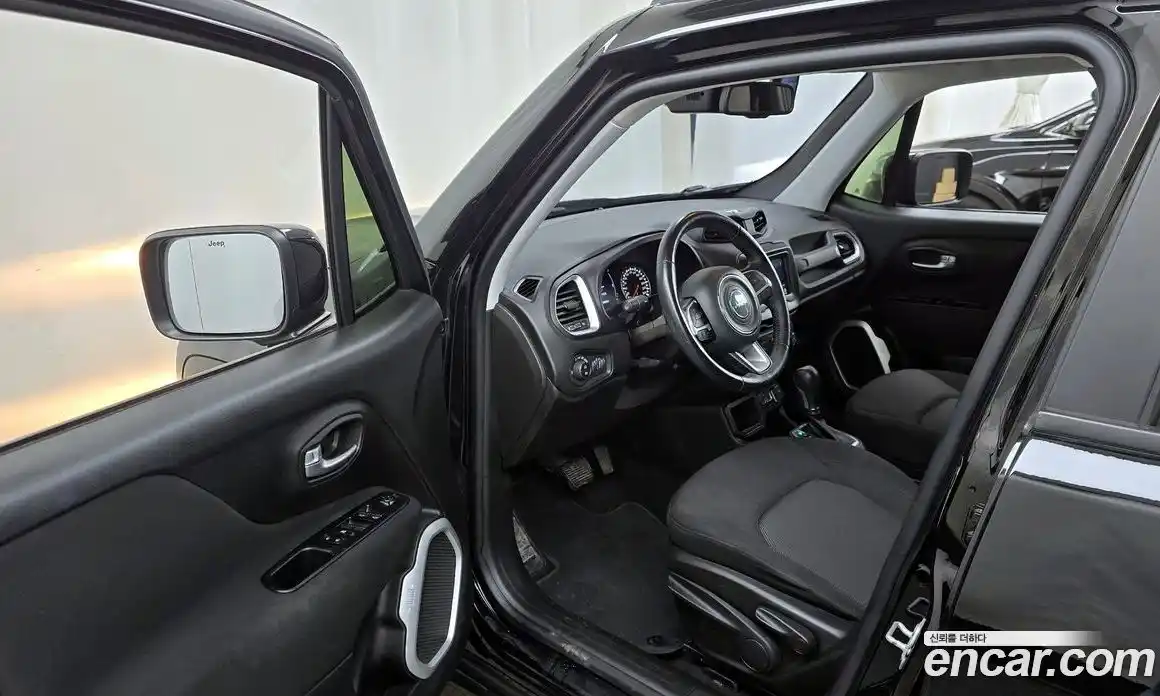 Jeep Renegade 2019 2.4 гидро в Москве № 169803, фото 10