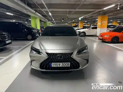 Lexus ES, 2023