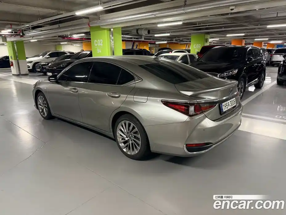 Lexus ES 2023 2.5 гидро в Москве № 1917206, фото 4