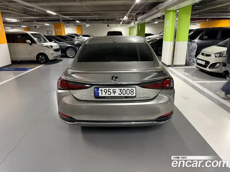 Lexus ES 2023 2.5 гидро в Москве № 1917206, фото 5