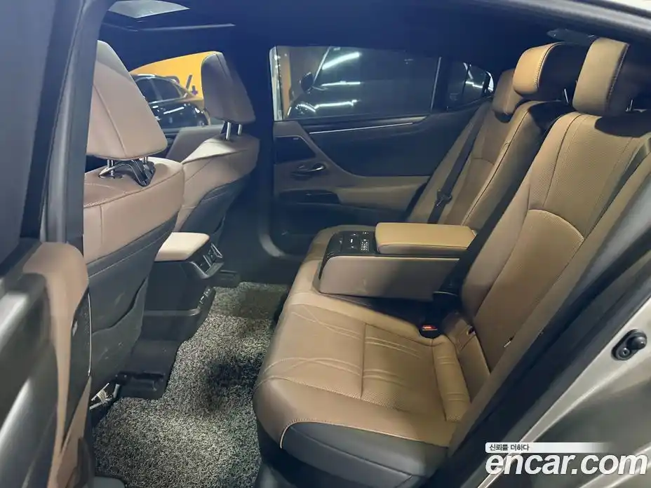 Lexus ES 2023 2.5 гидро в Москве № 1917206, фото 7