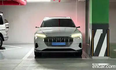 Audi e-tron 2021 гидро в Москве № 1981521, миниатюра 2