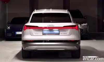 Audi e-tron 2021 гидро в Москве № 1981521, миниатюра 3