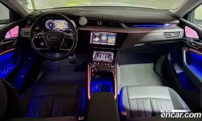 Audi e-tron 2021 гидро в Москве № 1981521, миниатюра 5