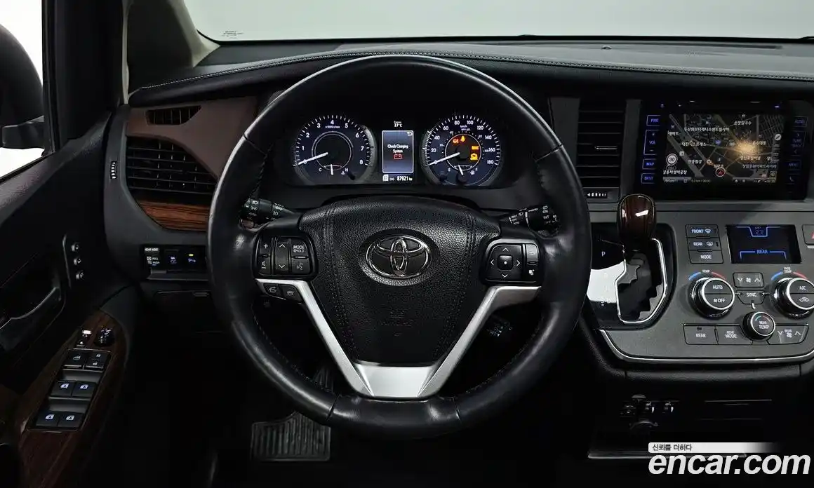 Toyota Sienna 2017 3.5 гидро в Москве № 199643, фото 13