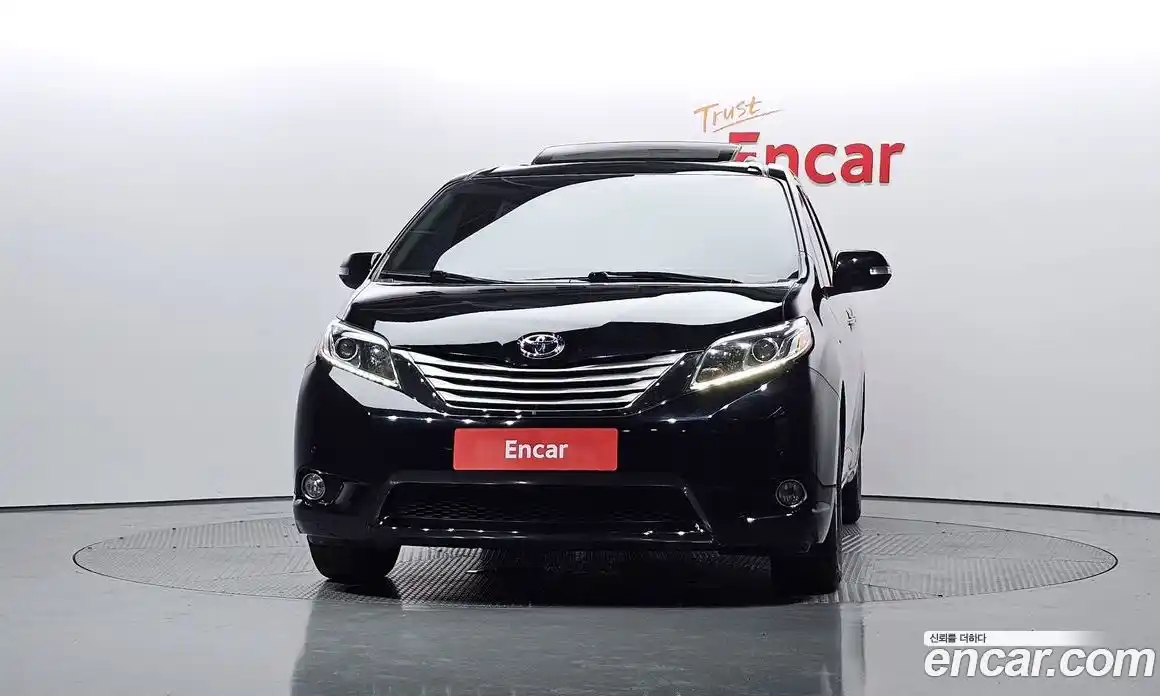 Toyota Sienna 2017 3.5 гидро в Москве № 199643, фото 3