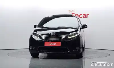 Toyota Sienna 2017 3.5 гидро в Москве № 199643, миниатюра 3