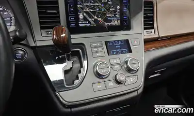 Toyota Sienna 2017 3.5 гидро в Москве № 199643, миниатюра 9