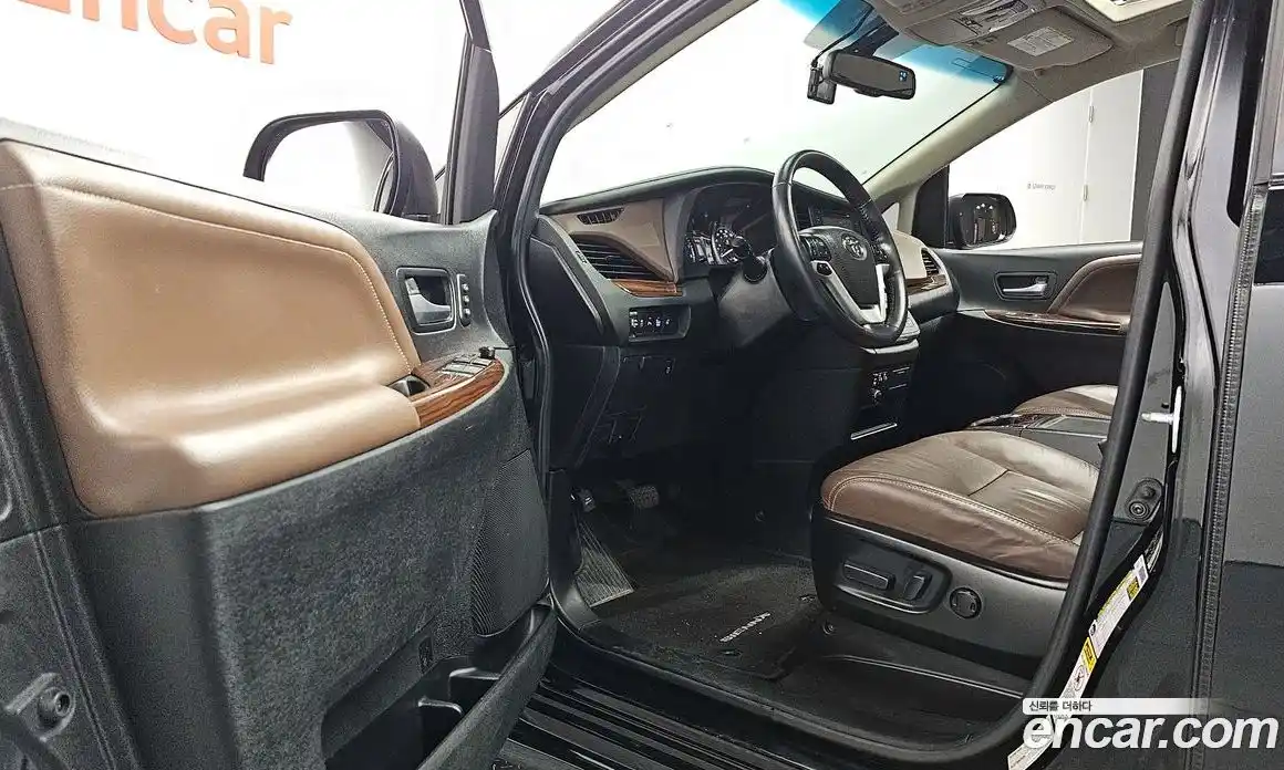 Toyota Sienna 2017 3.5 гидро в Москве № 199643, фото 10