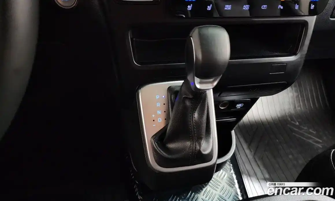 Hyundai Staria 2025 1.6 гидро в Москве № 2049711, фото 12