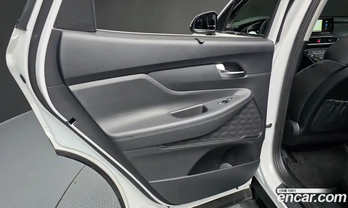 Hyundai Santa Fe 2022 2.5 гидро в Москве № 2050231, фото 15