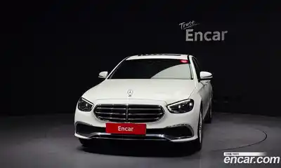 Mercedes-Benz E-Class 2021 2.0 гидро в Москве № 2050720, миниатюра 3