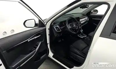 Kia Seltos 2023 1.6 гидро в Москве № 2050944, миниатюра 10