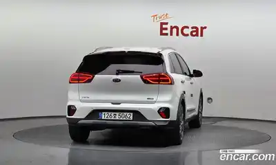 Kia Niro 2021 1.6 гидро в Москве № 2051370, миниатюра 4