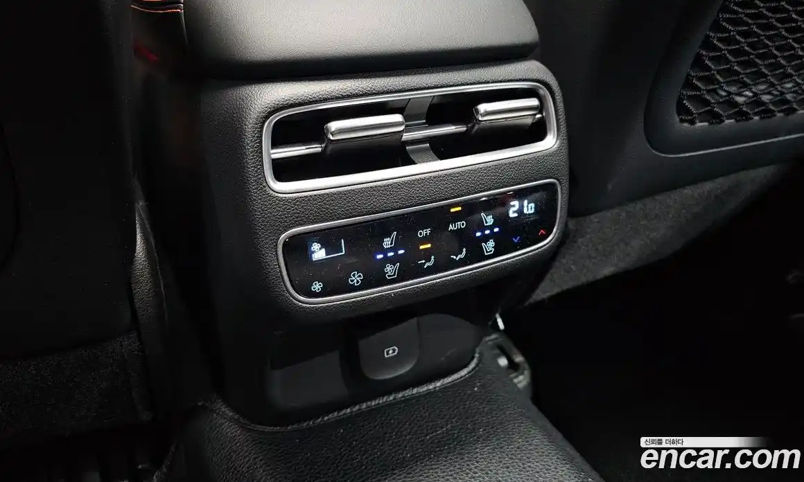 Genesis GV70 2024 3.5 гидро в Москве № 2051491, фото 24