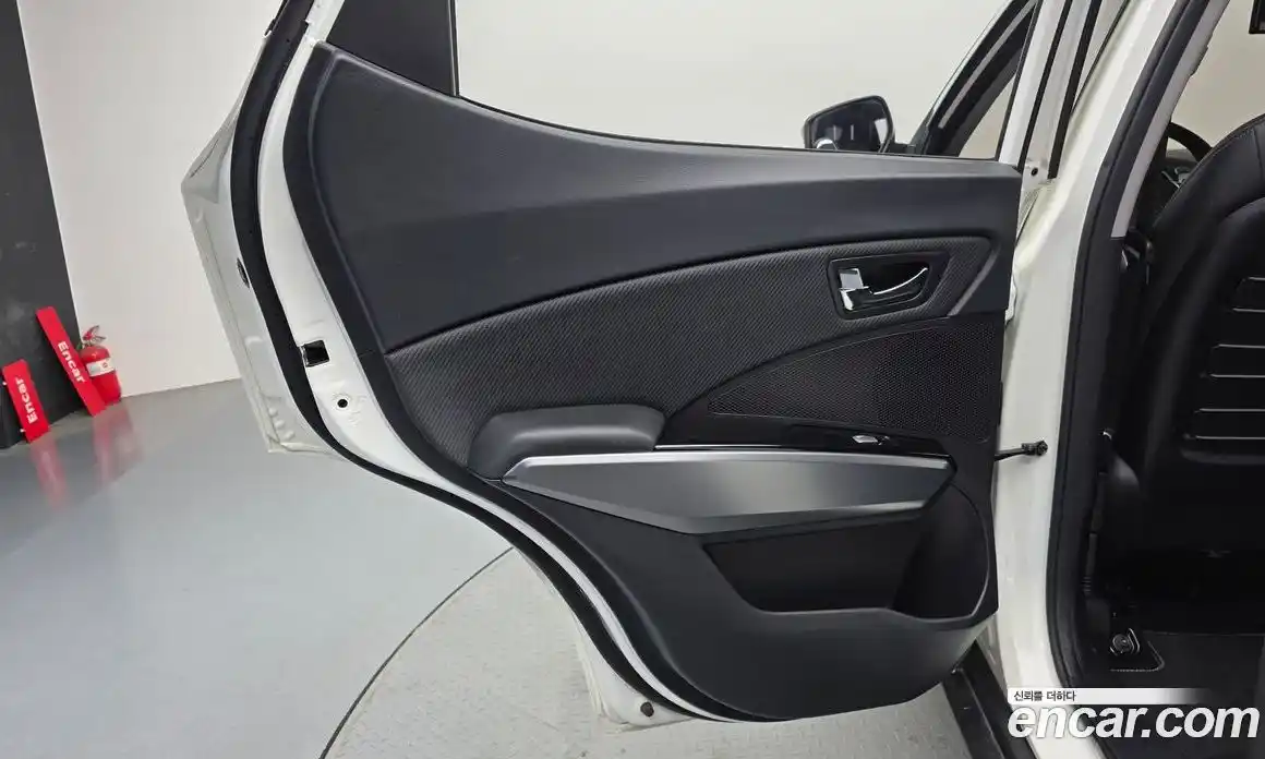 SsangYong TIBOLI 2018 1.6 гидро в Москве № 2052035, фото 15