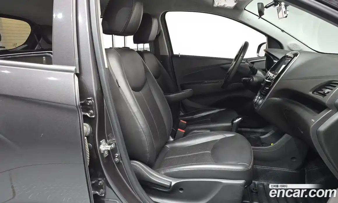 Chevrolet Spark 2015 1.0 гидро в Москве № 2053044, фото 16