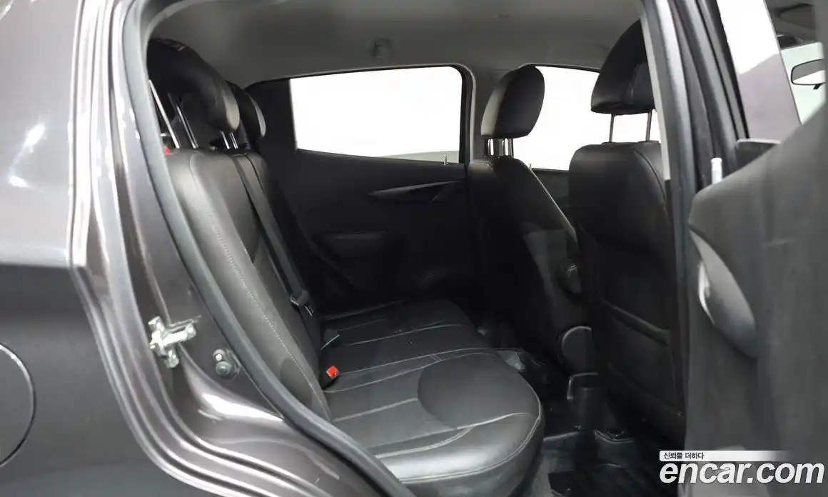 Chevrolet Spark 2015 1.0 гидро в Москве № 2053044, фото 17