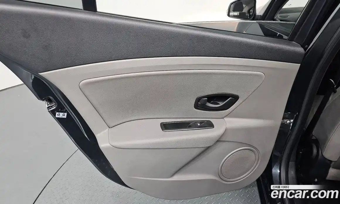 Renault SM3 2012 1.6 гидро в Москве № 2054005, фото 15