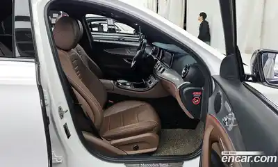 Mercedes-Benz E-Class 2020 2.0 гидро в Москве № 2054392, миниатюра 11