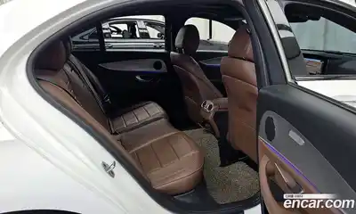 Mercedes-Benz E-Class 2020 2.0 гидро в Москве № 2054392, миниатюра 12